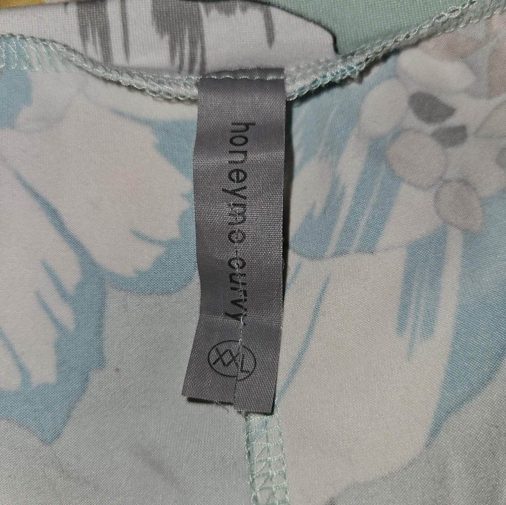 Plus size bundle - Picture 3 of 12